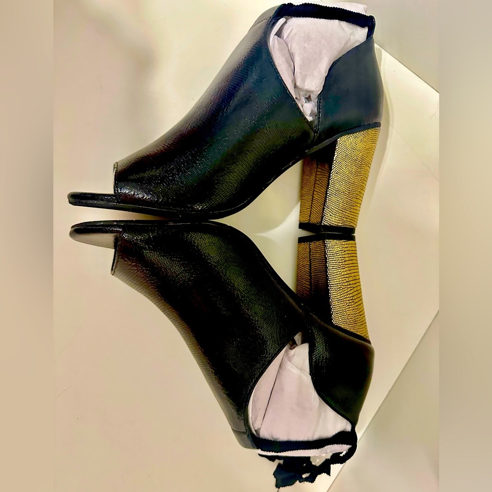 NIB, Born In California, Black and Gold 8